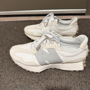 New Balance 327 Sneakers
